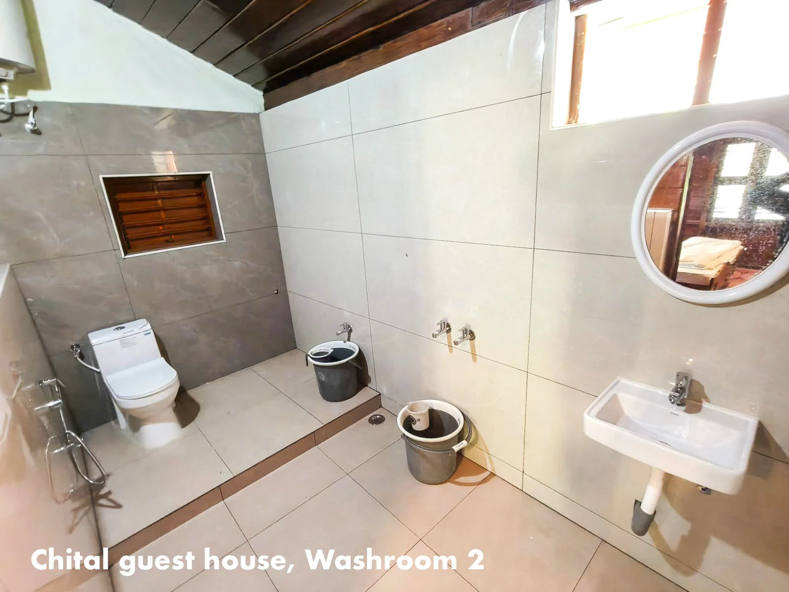 chital room suit 2 washroom